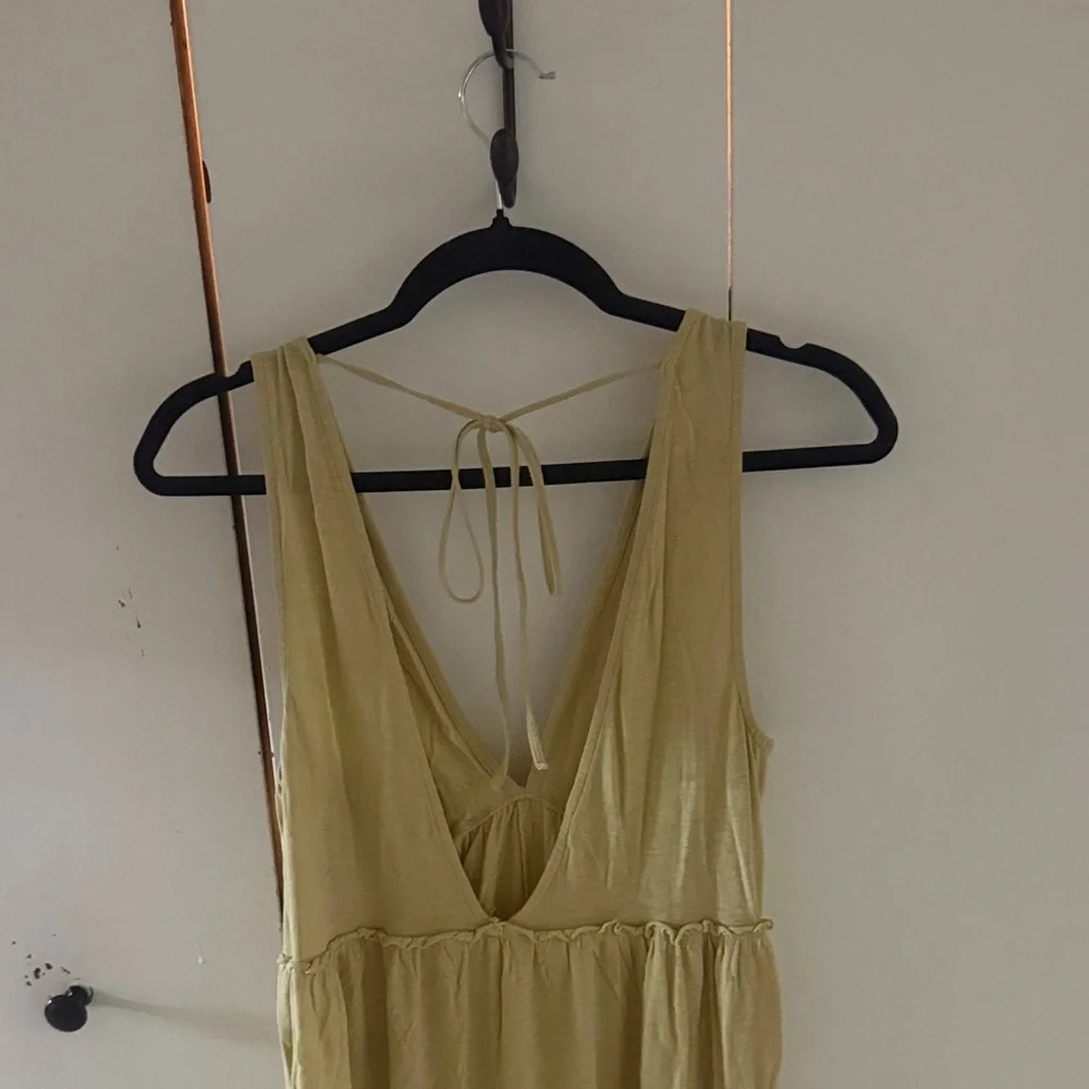 American Eagle Casual Deep V Tie Back Yellow Jumpsuit - Picture 3 of 3